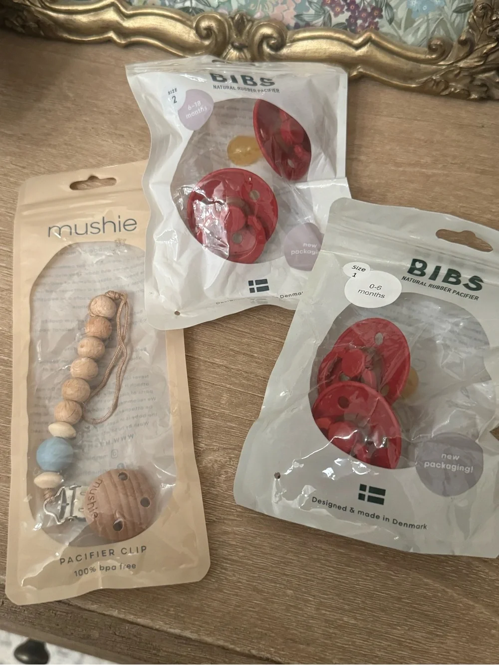 Set off 3/ Mushie pacifier clip and BIBS Pacifier